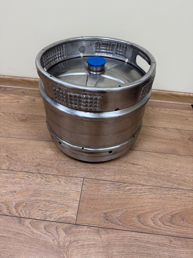Fût reconditionné avec un capuchon de protection bleu
